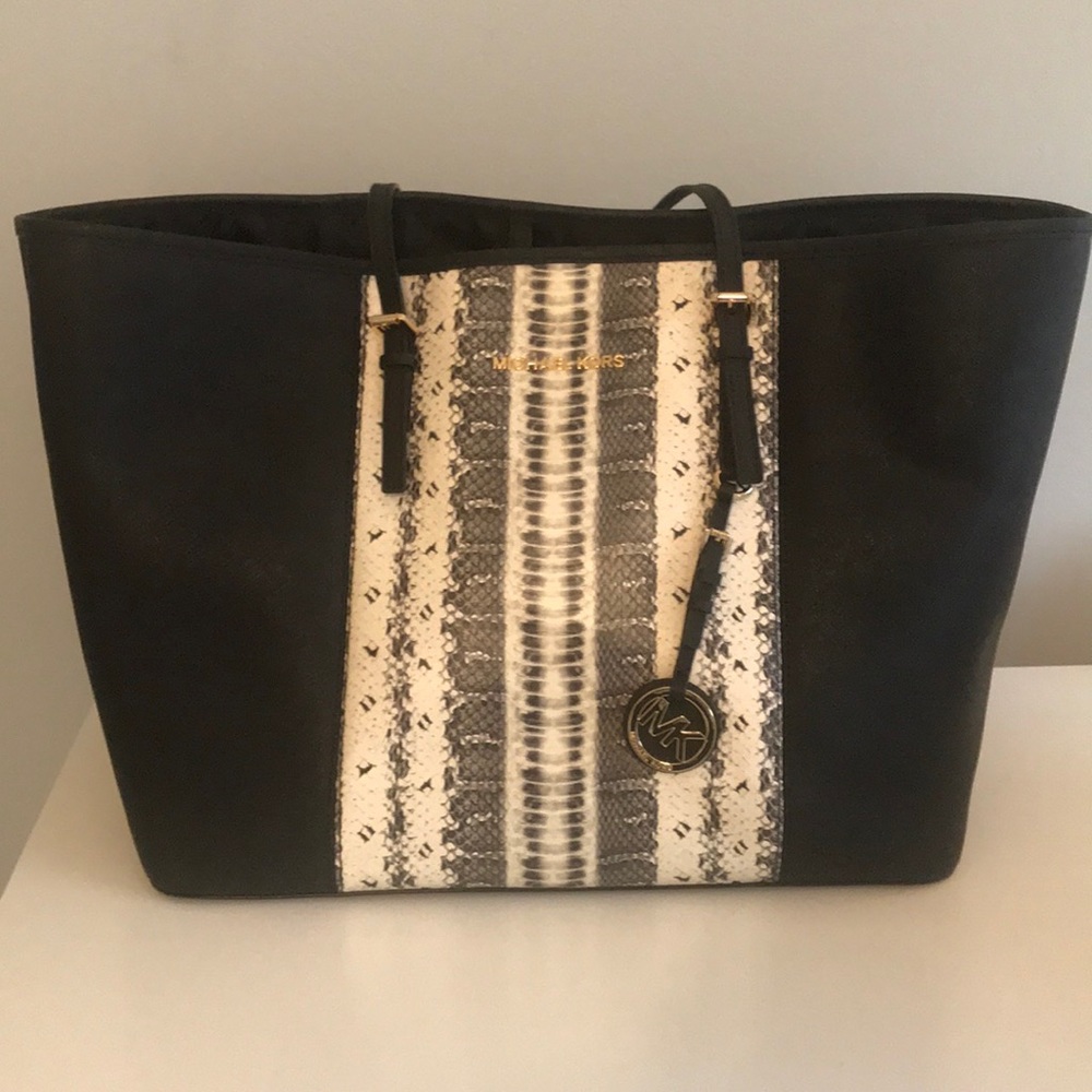 Michael Kors Jet Set Bag
